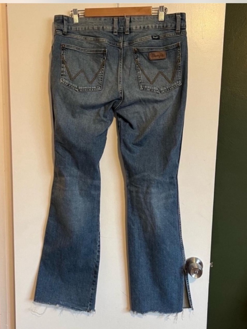 wrangler 75 years raw hem bootcut jeans embroidered pocket 
size 11